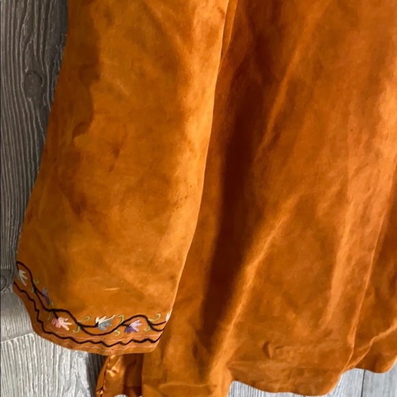 SOLD Vintage 70’s Suede Boho Floral Embroidered - Picture 9 of 16